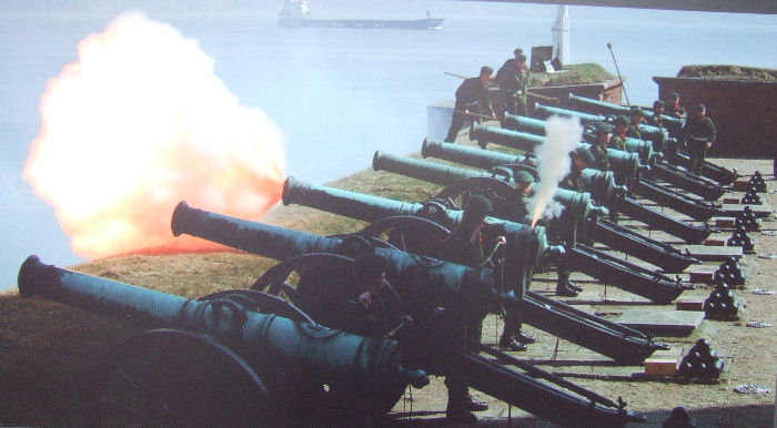 18lb cannon being fired at Kronborg castle